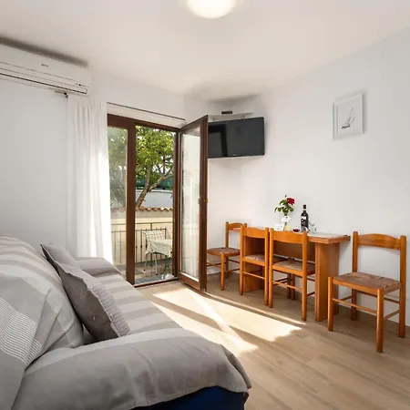 Ap 3- Nur 500 Meter Vom Zentrum By Interhome * Funtana